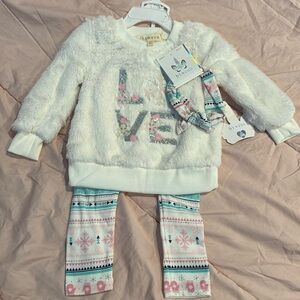 24 M old two piece sweater and pants. Glittery pants. Winter outfit. Beautiful.